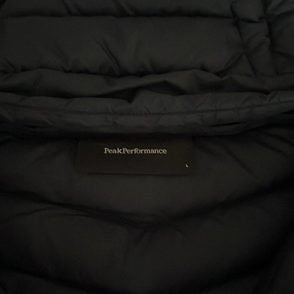 Mörkblå  dunjacka från Peak Performance - 1