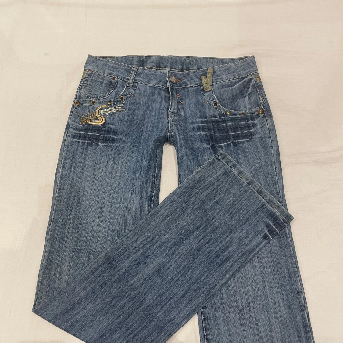 Lågmidjade bootcut/slim jeans💕 - 92