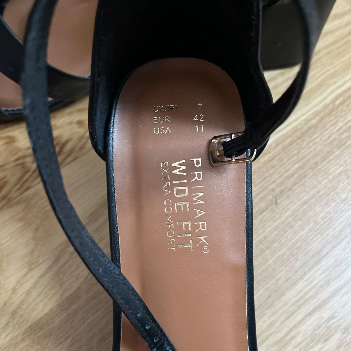 Svarta sandaler från Primark - 92