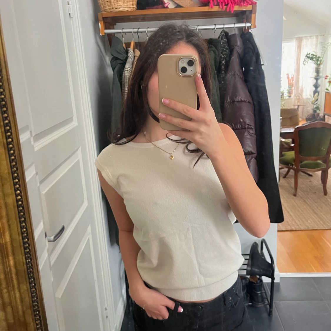 Beige/ krämvit  ärmlös topp