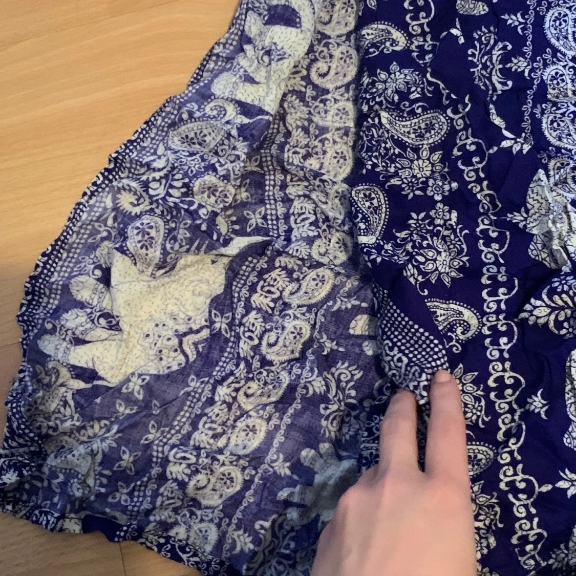 Mönstrade vida byxor i blått och vitt - 91