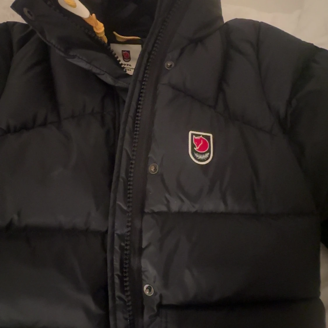 Svart dunjacka från Fjällräven - 92