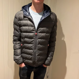 Colmar jacka - Riktigt fet colmar jacka perfekt nu till vintern, storlek M, riktigt bra skick tan defekter💫 