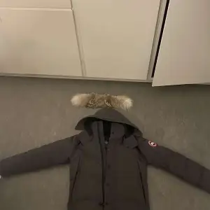 Canada goose Wyndham jacka. storlek:M Cond:8/10 möts i Göteborg eller fraktas.🤝