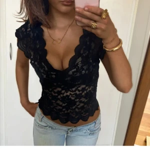 Svart spetsblus - Super fin fest topp💞💞Lånad bild
