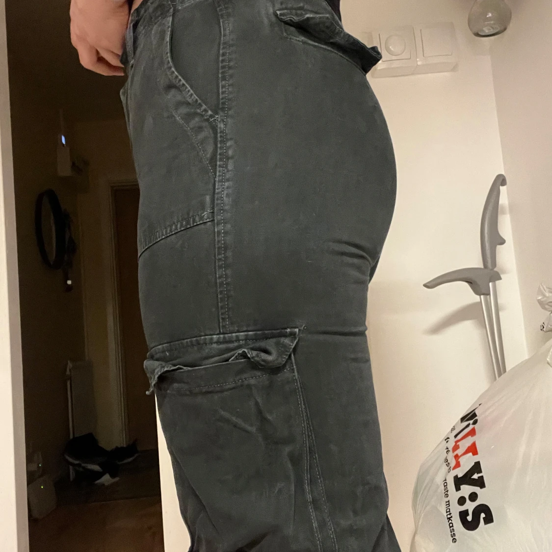 Svarta cargobyxor från Stradivarius - 91