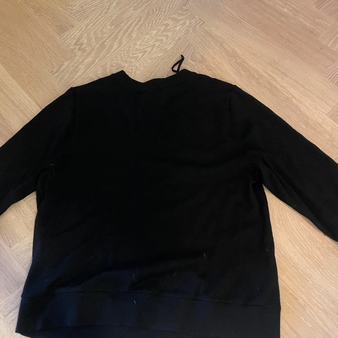 Svart tröja med Paris-tryck - 90