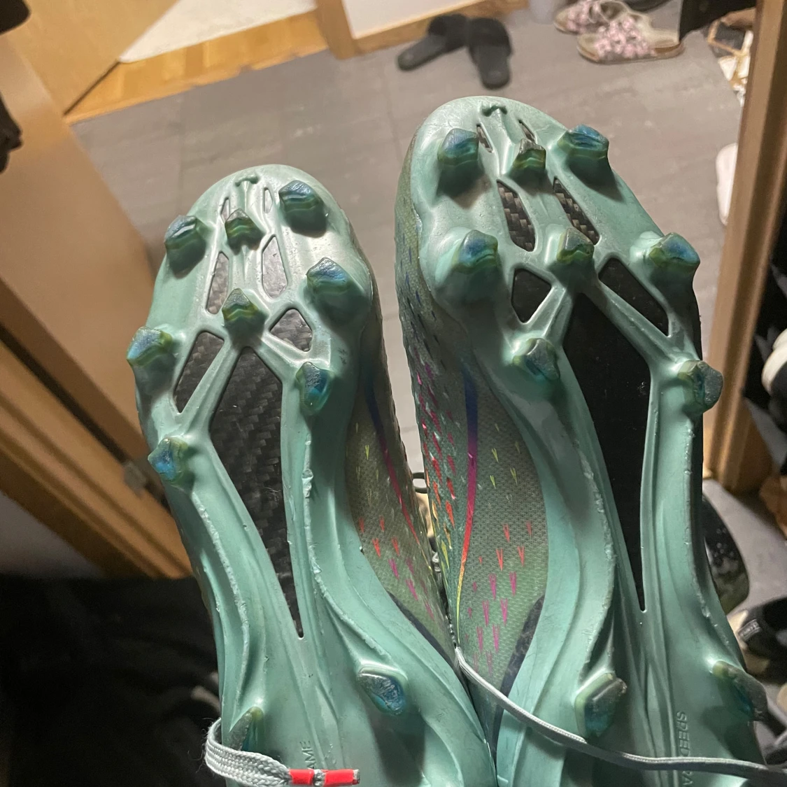 Färgglada fotbollsskor från Adidas - 93