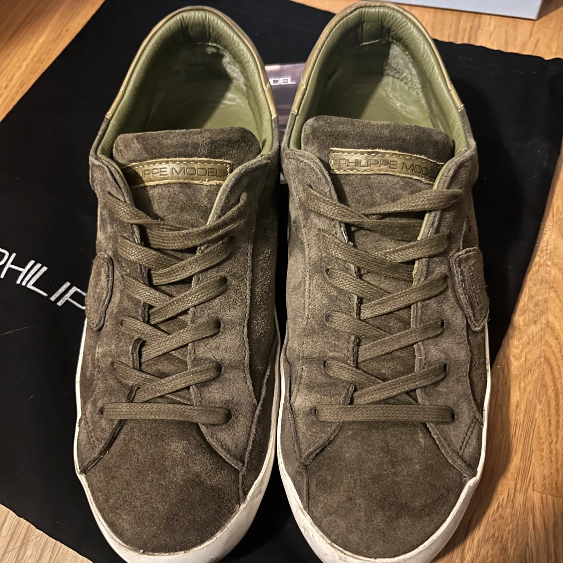 Gröna sneakers från Philippe Model - 92