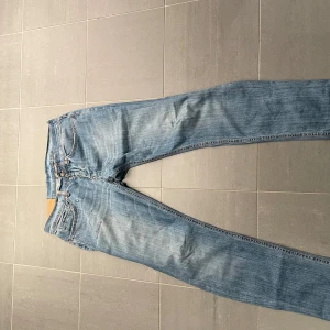 Dondup jeans - Säljer ett par klassiska dondup jeans i storlek 32W mitt pris 799kr| ny pris ca 7000kr