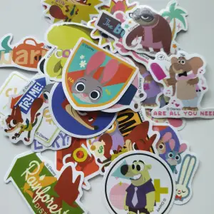 Klistermärken/stickers, Motiv: zootopia ,Antal: 25st  Skick: ny/oanvänd, Kul att använda till pyssel, scrapbooking och annat. Kan tex användas till att dekorera din bärbara dator, skateboard, resväska, etc. 