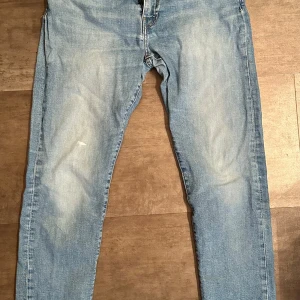Levis 512 - Använda men bra skick.  W32 L 32 
