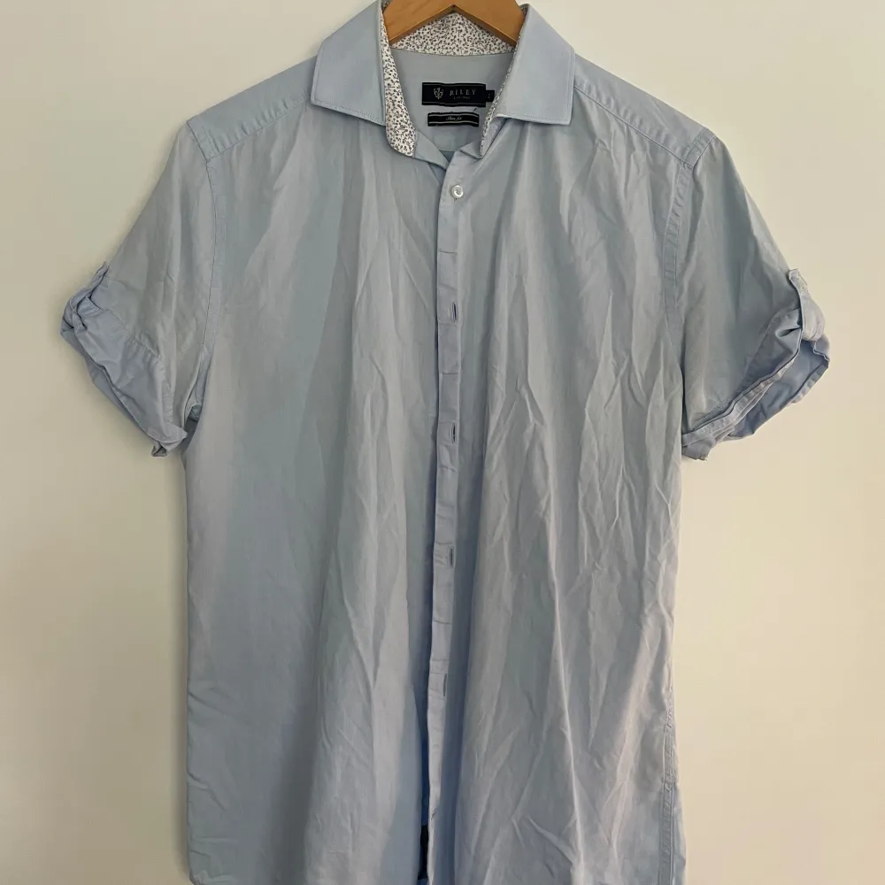 Light blue Rikey shirt, old but never worn. Size M. Skjortor.