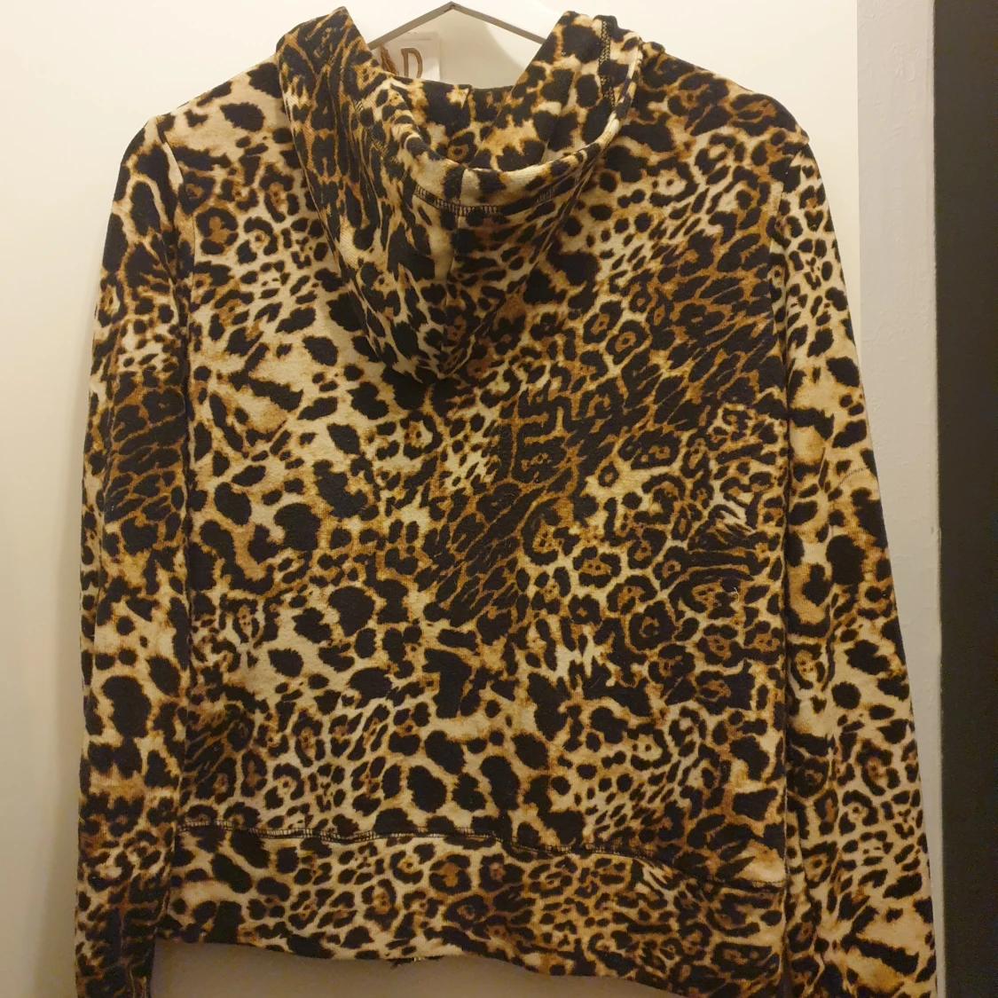 Leopardmönstrad jacka med dragkedja - 90
