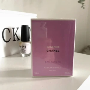 Chanel eau tendre parfym  - Denna är köpt för två år sedan men har aldrig kommit till användning, om kvitto/äkthetsbevis behövs skriv i dm 💞