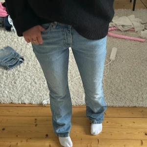 Jeans med ficka där bak  - Fina helt nya jeans från asos, säljer då jag glömde lämna tillbaka