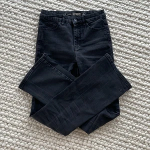 Svarta byxor/ jeans, 38  - Svarta byxor/ jeans, 38, Denim 