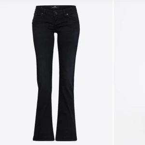 Ltb Valerie jeans - Ltb valerie jeans i nyskick, använda två gånger, stolek 28/36. Säljer då dem är lite för stora, pris går att diskutera💞💞, färgen är nattblå💗