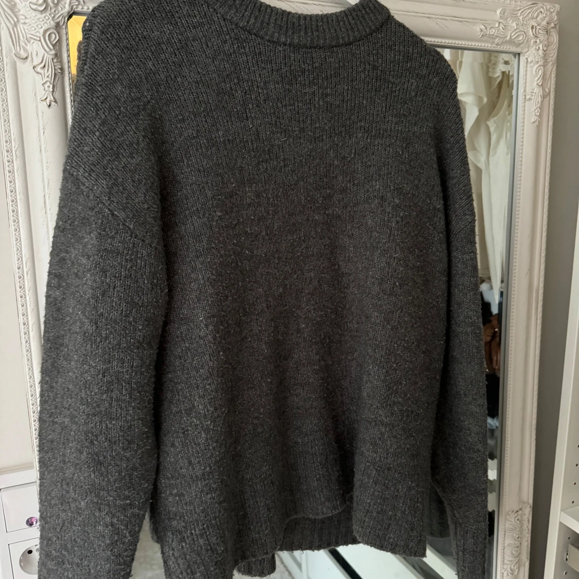 Grå stickad tröja - 91