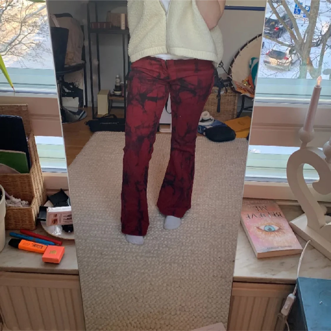 Röda batikmönstrade byxor - 2