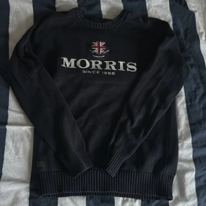 Mörkblå morris tröja - Mörkblå morris tröja i bra skick