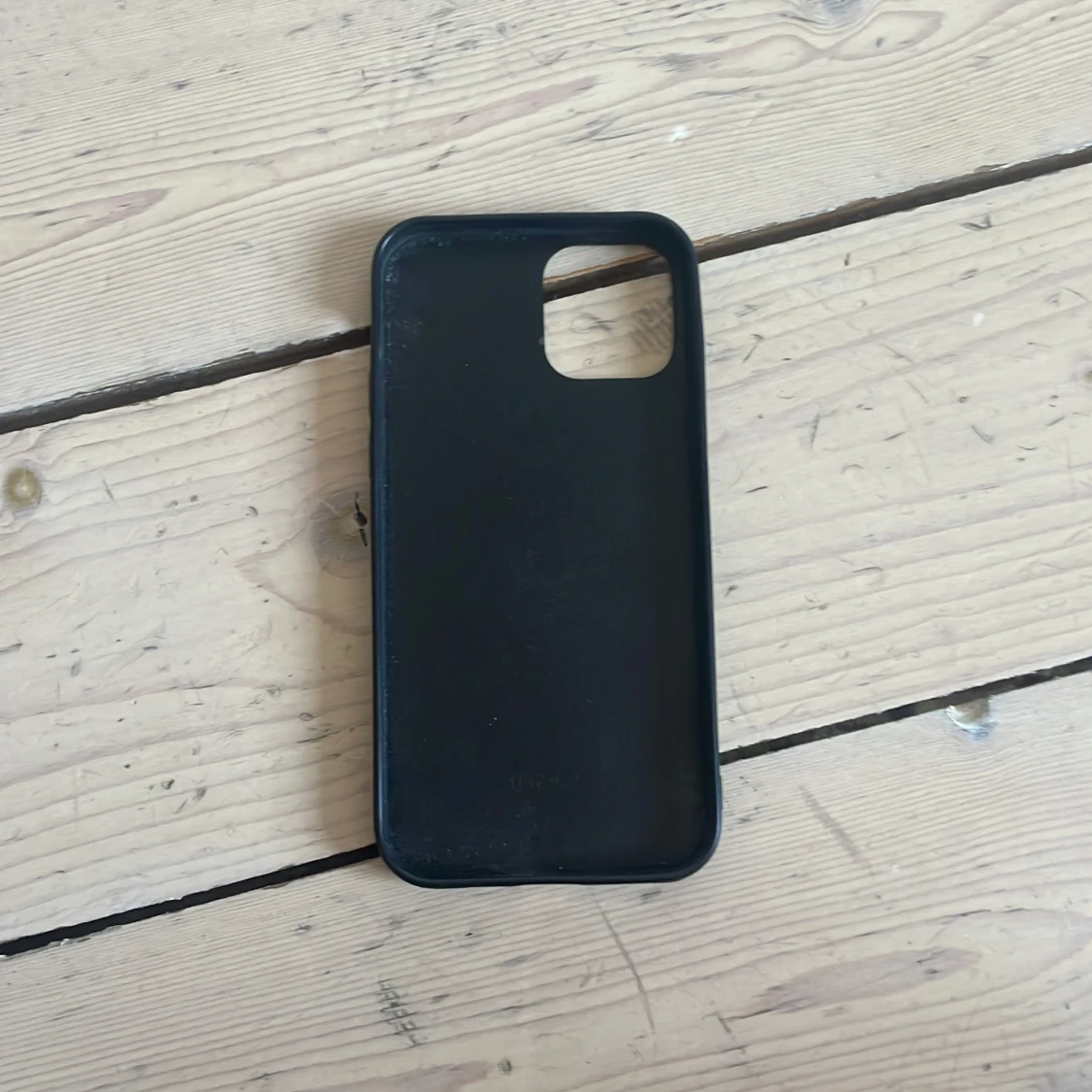 Mobilskal med blixtmotiv från Bjornberry - 1