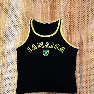 Sommar line  - Ett linne perfekt till sommaren med Jamaica in broderat 