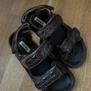 Bruna sandaler - Bruna sandaler från NAKD