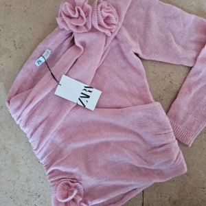 Stickad tröja zara - Så fin stickad one shouldertopp från zara! Slutsåld, ny med lappen kvar 