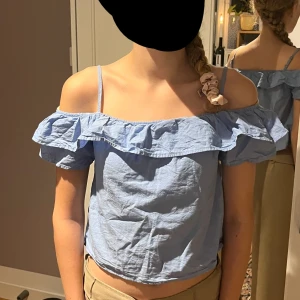 Blå offshoulder topp - Somrig topp, inte struken 