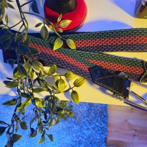 Harlautapparel bälte - Säljer nu mitt riktigt snygga dock andvända Harlaut bälte. Det ändå problemet är att remhållaren är ganska sliten samt några kosmetiska skador. Nypris 400kr (utan frakt) prisen går att diskutera