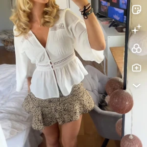 Blus - Såå söt blus som bara är använd en gång❤️