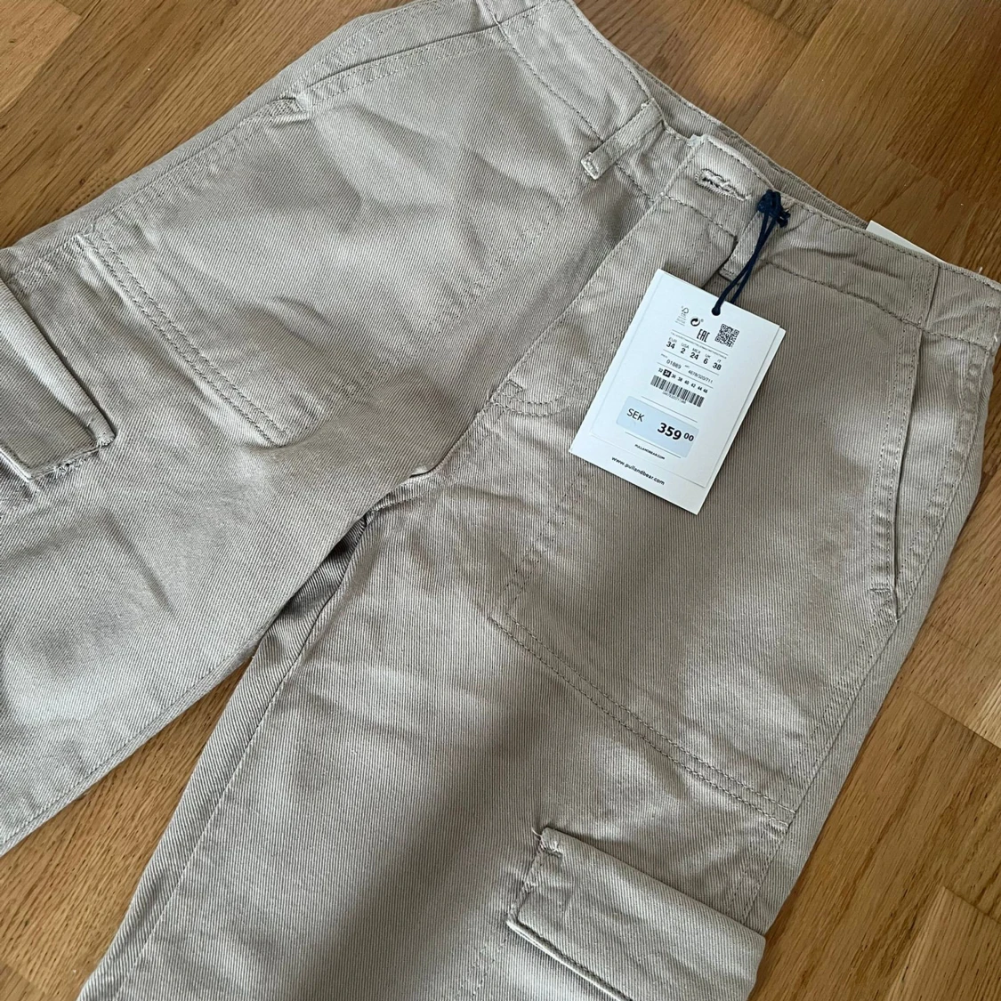 Helt oanvända Cargobyxor.  - 91