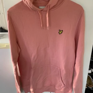 Lyle & scott hoodie - En lyle & scott hoodie i storlek M.