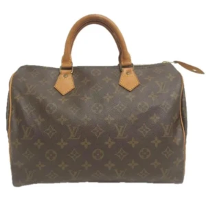 Louis Vuitton Speedy 30 - Louis Vuitton Speedy 35. Ett måste i väskkollektionen! Bra storlek för både vardagsbruk och resor. Perfekt att använda som skol-/arbetsväska. Speedy ger en touch av lyx och stil till varje outfit. Tillverkad i den ikoniska monogramduken.