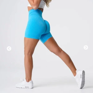 Nvgtn shorts - Blåa gym shorts från nvgtn! Använda endast 1 gång! Storlek small!