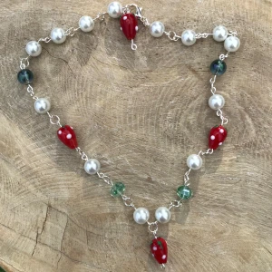 Halsband  - Jordgubbs-halsband