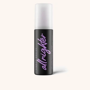 Urban Decay Settingspray  - En av dem bästa settingsprayen på marknaden. Ny, oöppnad full-size urban decay all nighter settingspray. Nypris ca 400kr Mitt pris 200kr