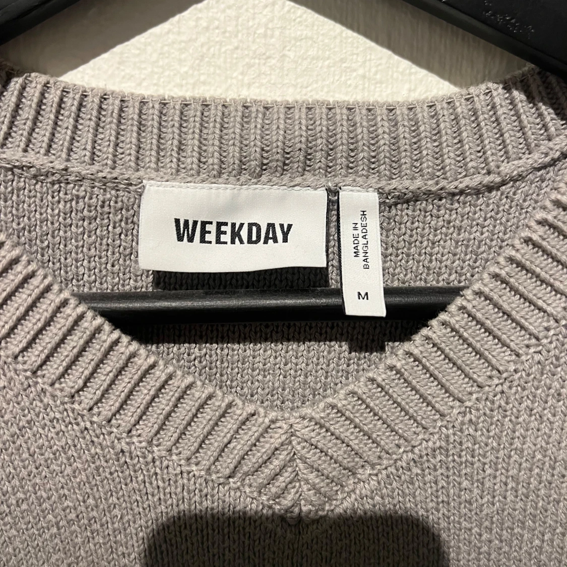Weekday ärmlös stickad  - 90