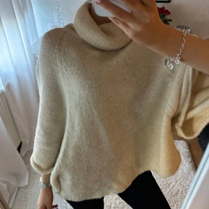 Stickad tröja - Stickad tröja från Zara i strl S🤍