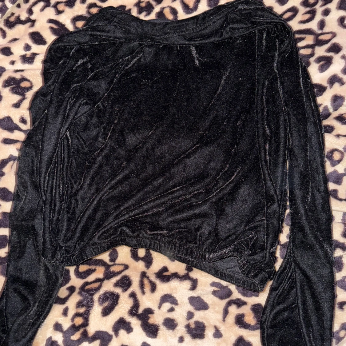 Svart sammet kofta med dragkedja - 1