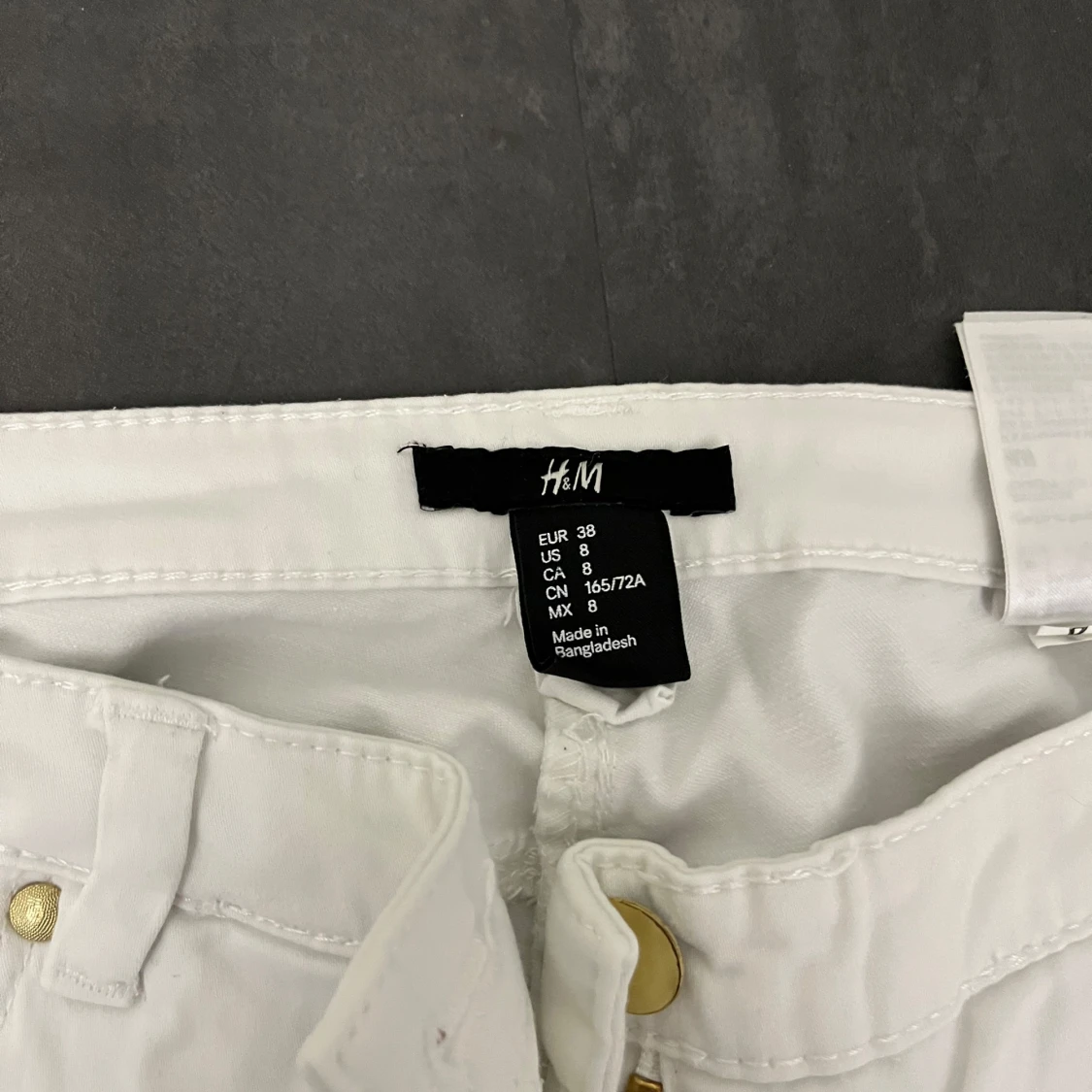 Vita jeans från H&M - 1