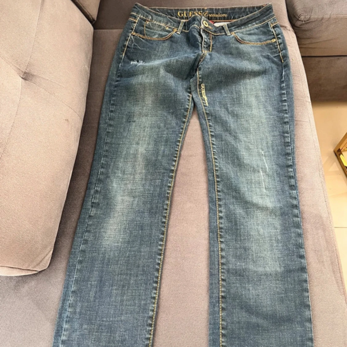 Blå jeans från Guess