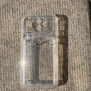  mobilskal med kortficka för iPhone 11 pro  - Säljer då jag inte har användning för de. Använts 2 ggr ish. 