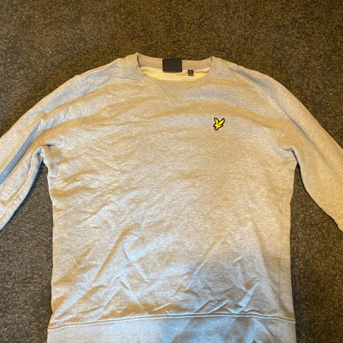 Grå tröja från Lyle & Scott