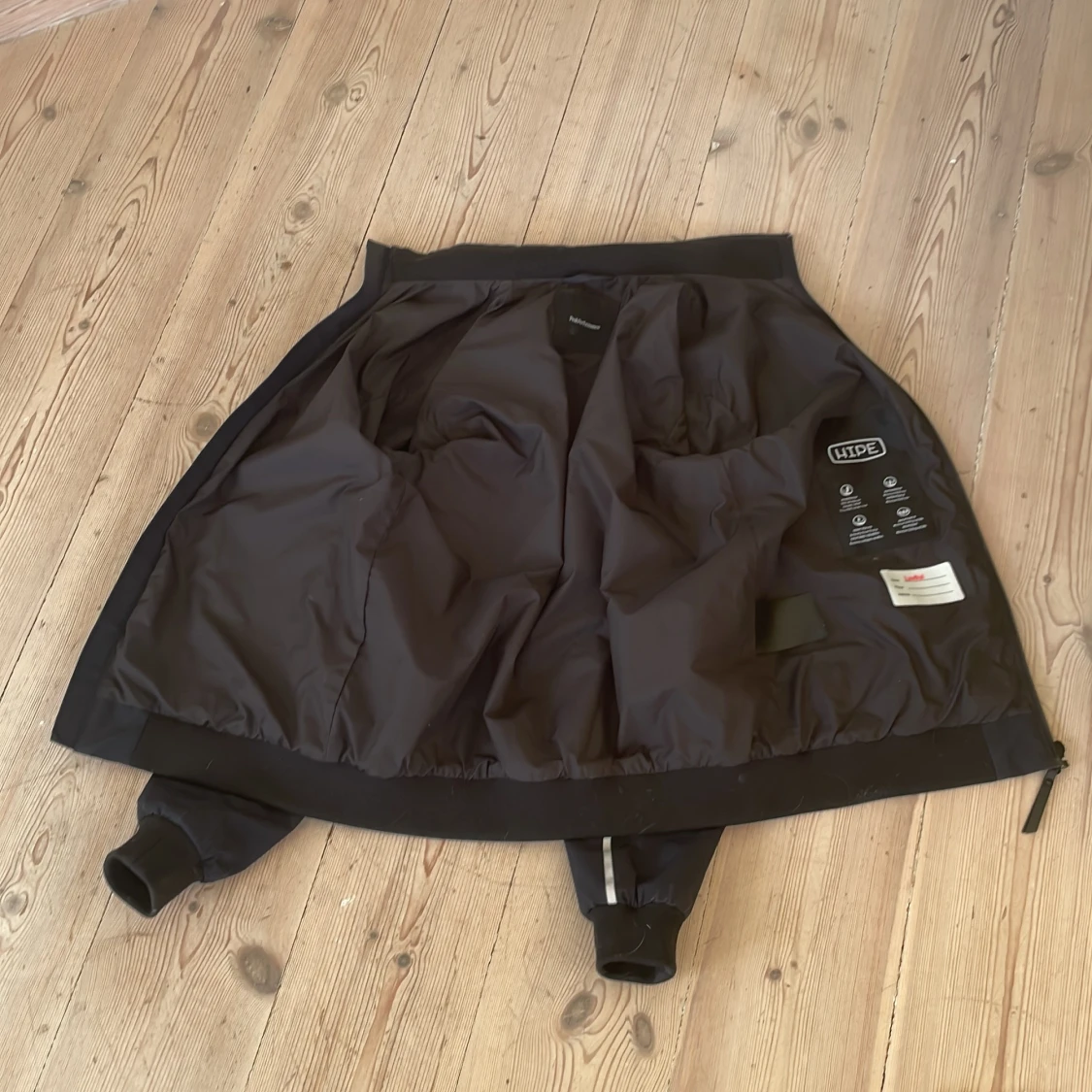 Svart jacka från Peak Performance - 2