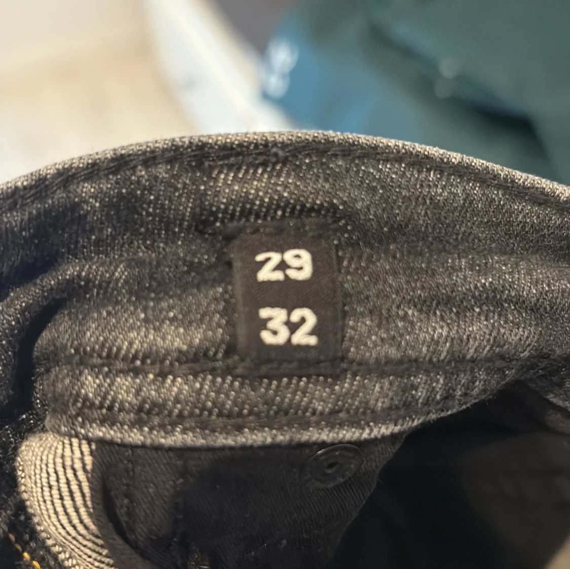 Mörkgrå jeansbyxor - 3