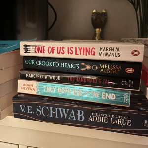 One of Us Is Lying - 5 böcker 