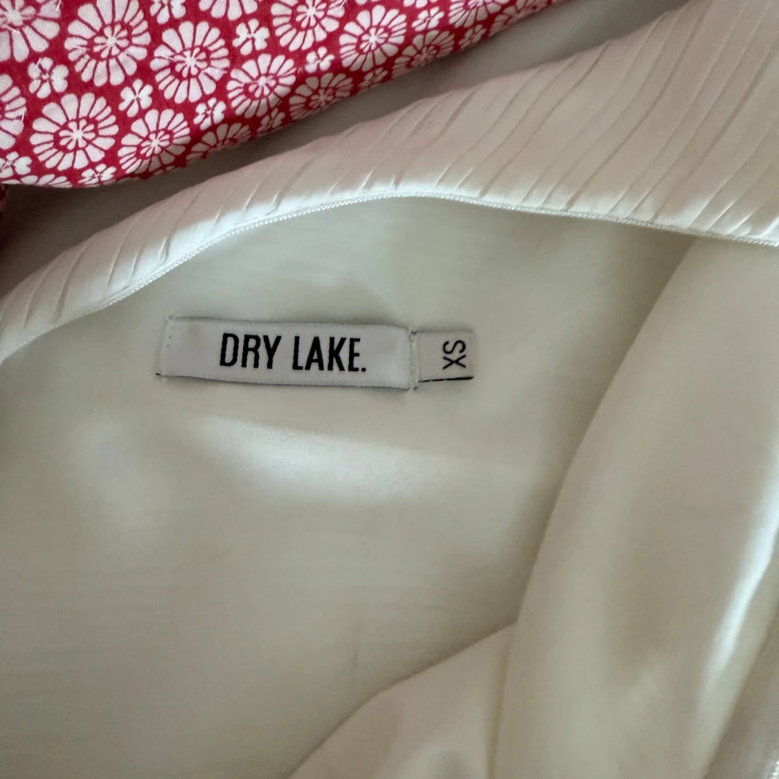 Vit långärmad klänning från Dry Lake - 3