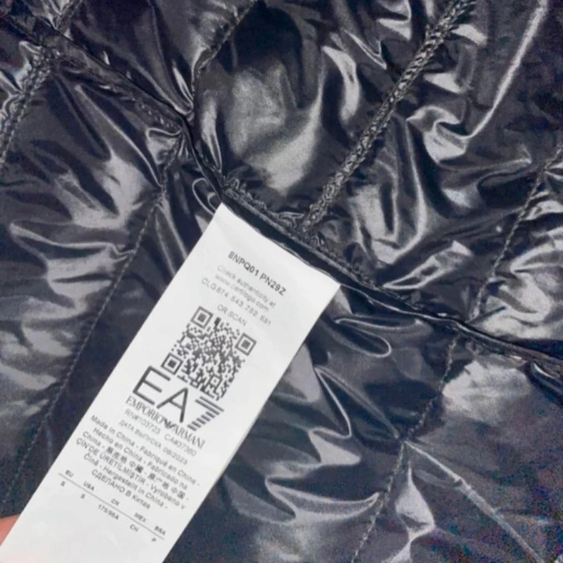 Svart dunväst från Emporio Armani EA7 - 3